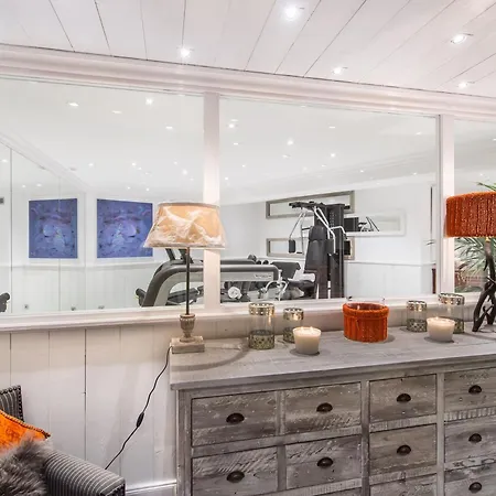 Chalet Chalet De Luxe A Courchevel Avec Piscine Et Espace Bien-Etre - Fr-1-564-13